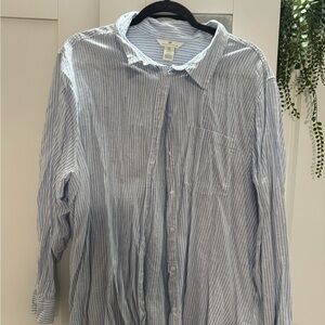 H&M Blue and White Casual Button Down Shirt